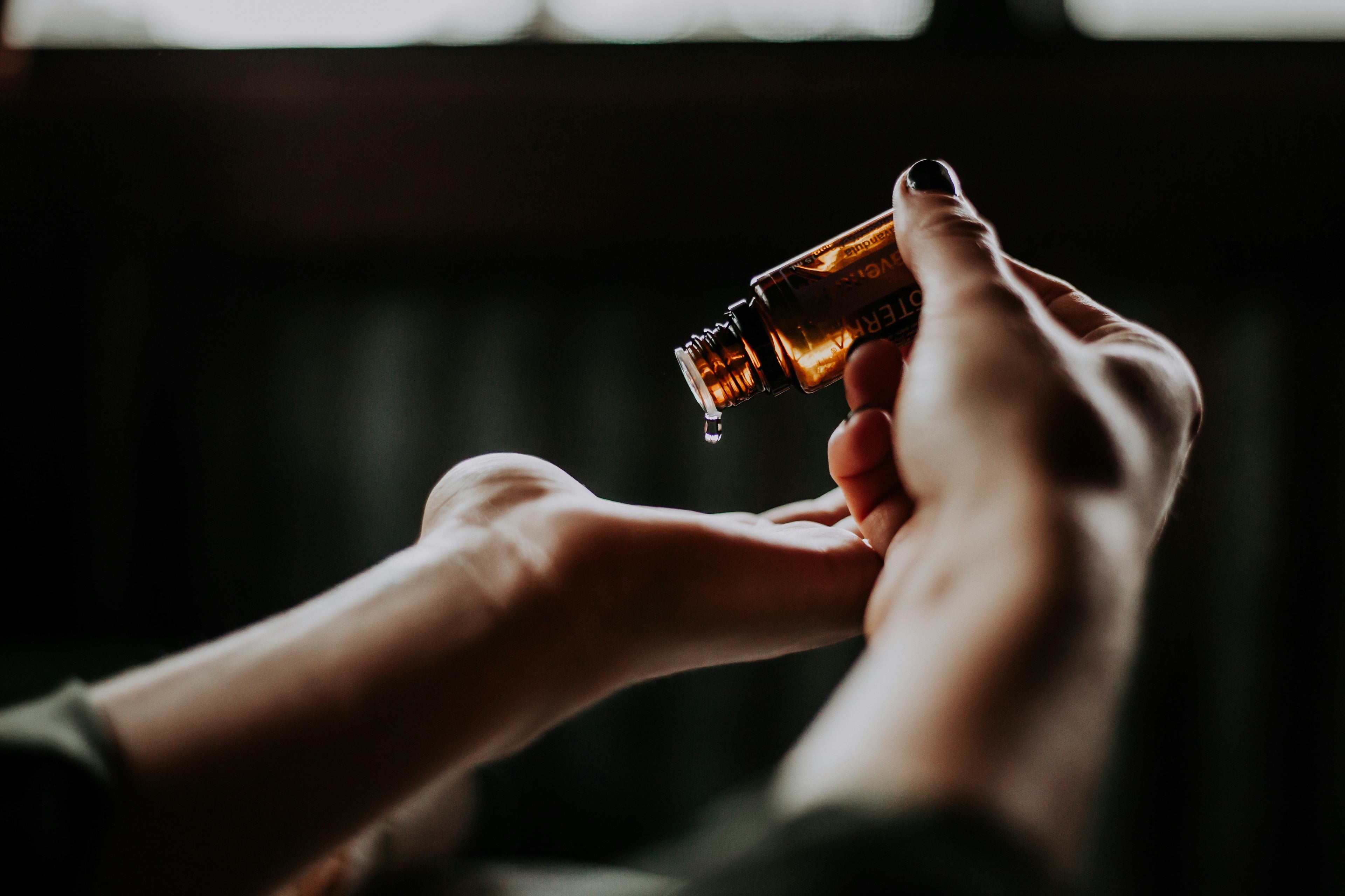 Bain d'huile sur cheveux crépus : ce que tu fais mal !