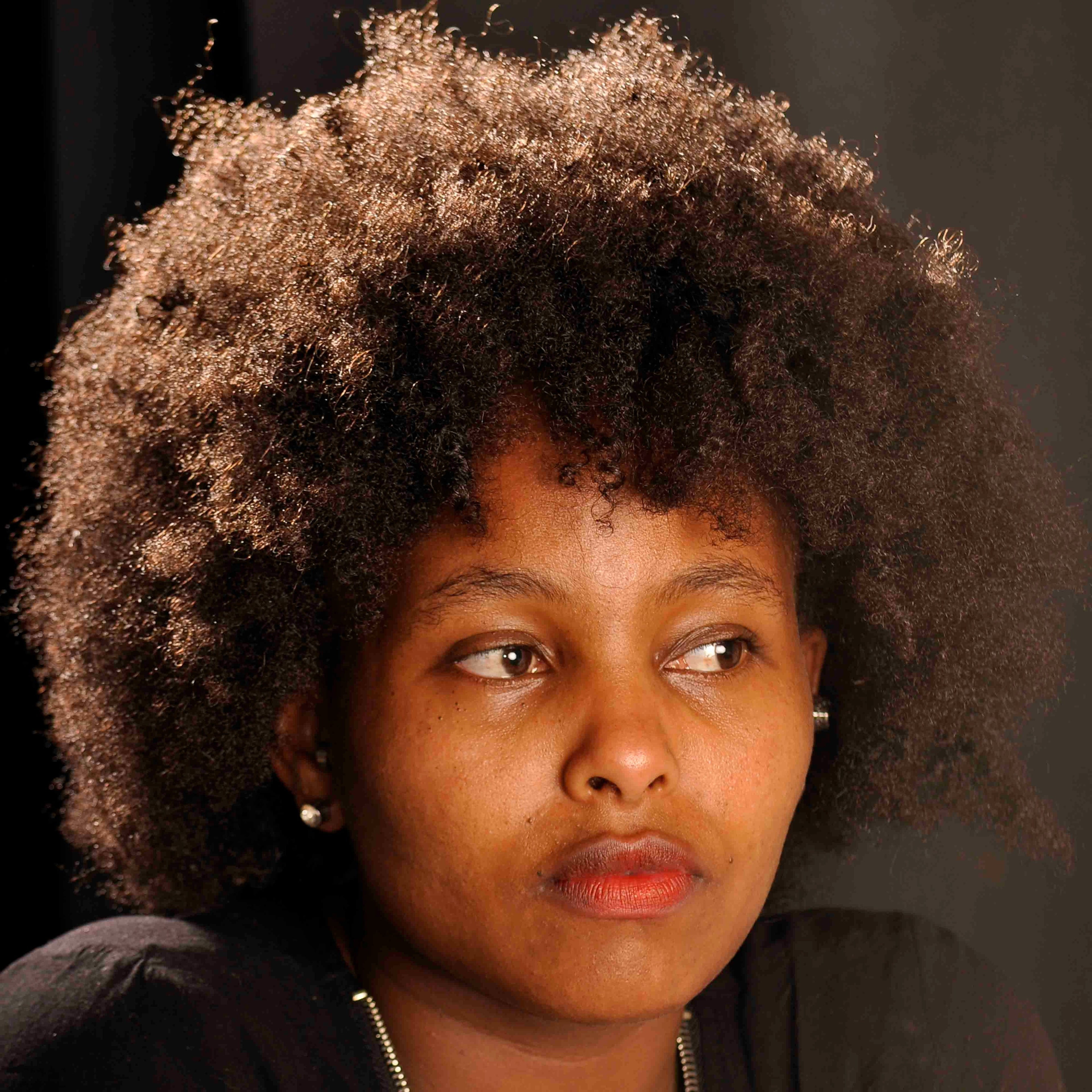 Cheveux crépus peu poreux : la routine idéale !