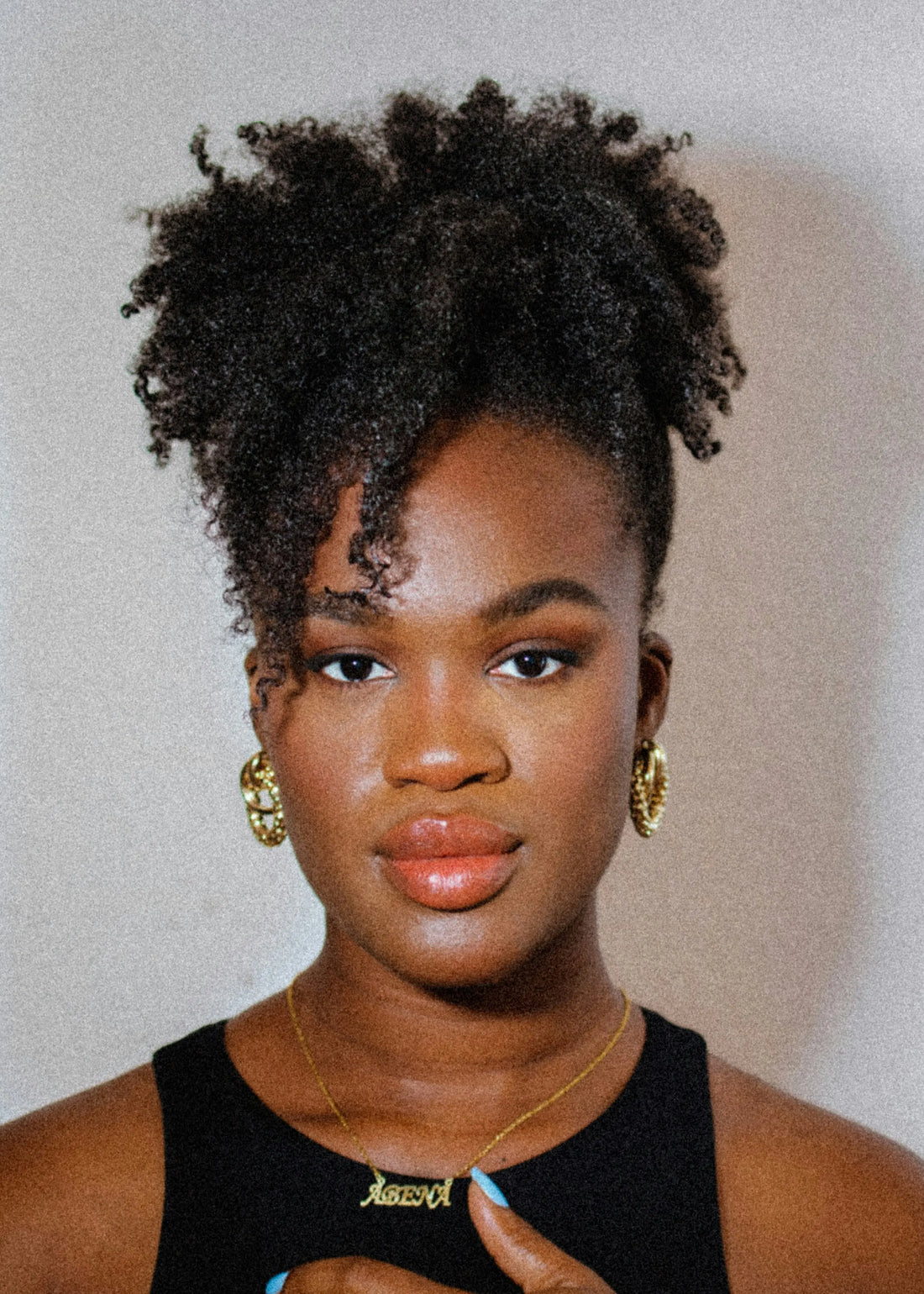 Porosité cheveux crépus : test, types et routine adaptée