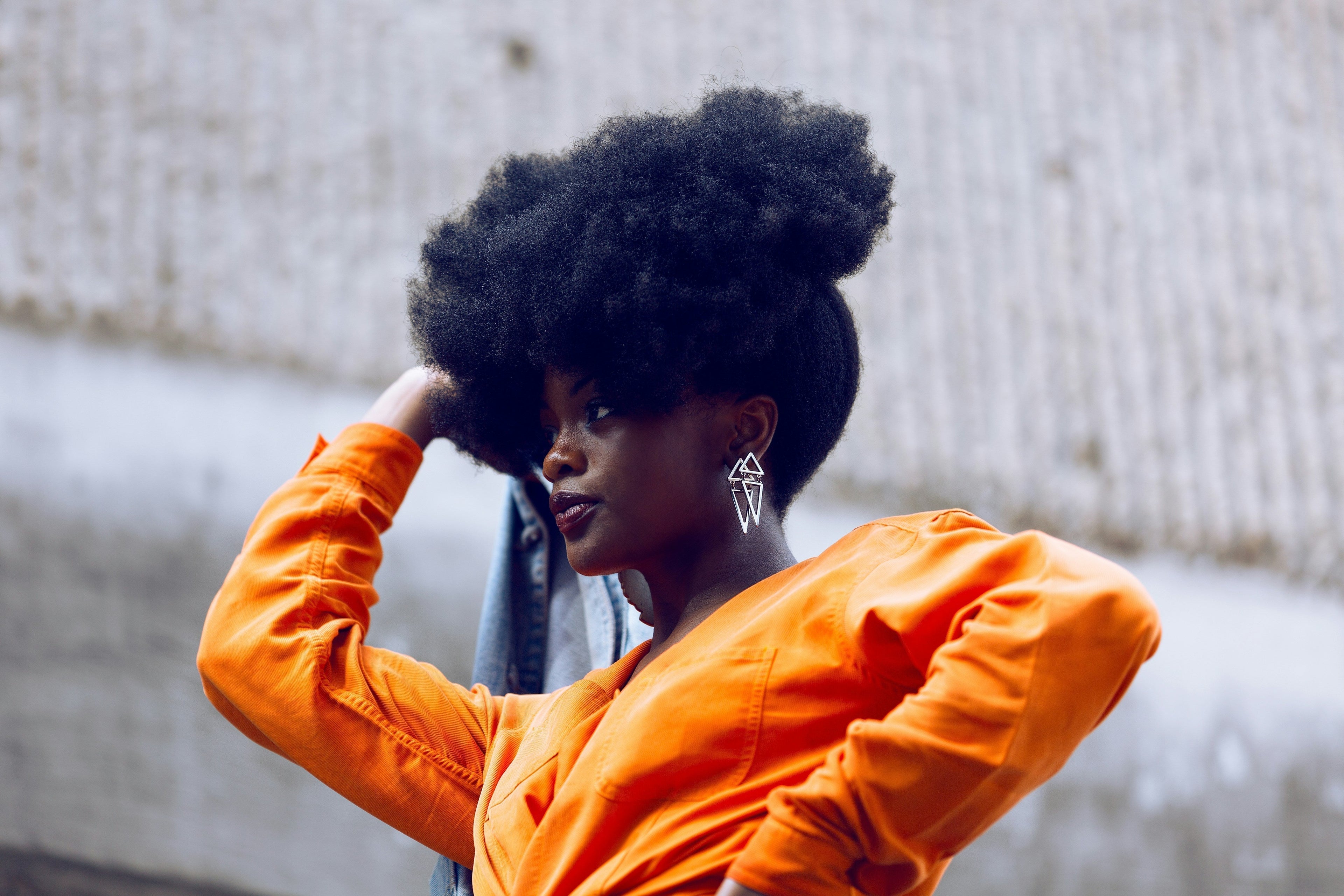 Types de cheveux crépus : guide complet 4A 4B 4C